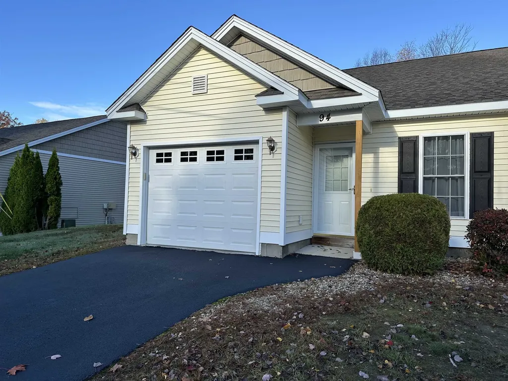 28 Owens Drive Swanzey NH 03446