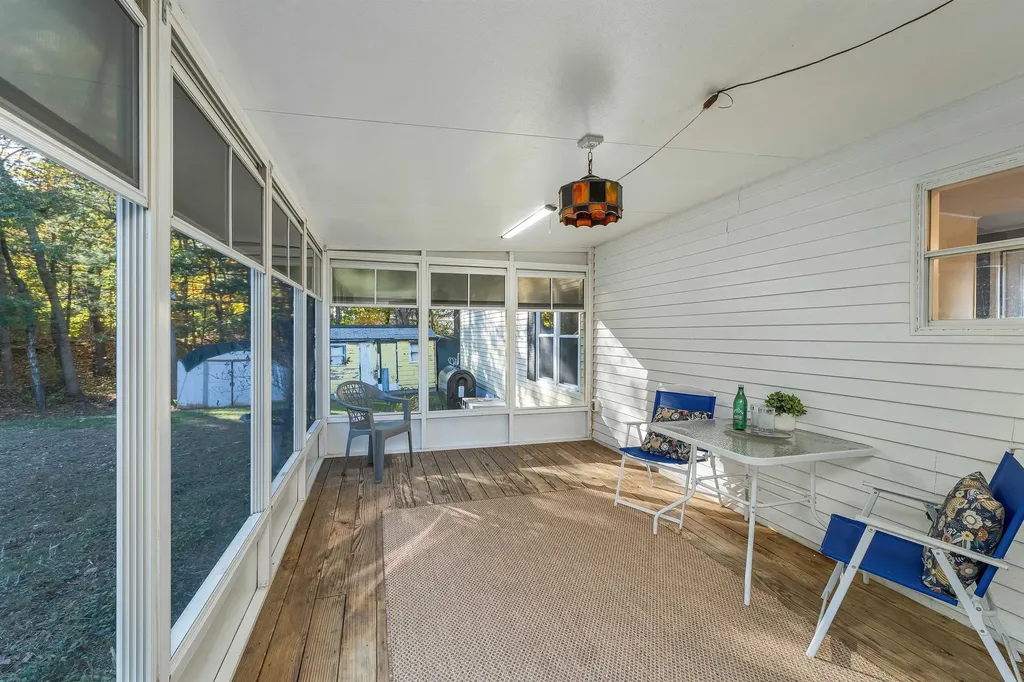 28 Brooks Road Extension Seabrook NH 03874