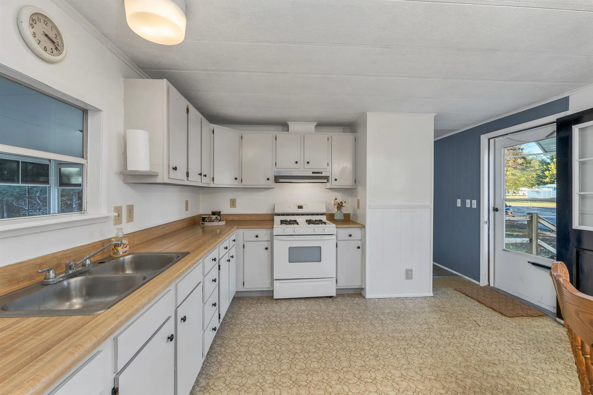 28 Brooks Road Extension Seabrook NH 03874