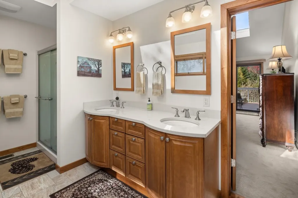 85 Duck Road Stowe VT 05672