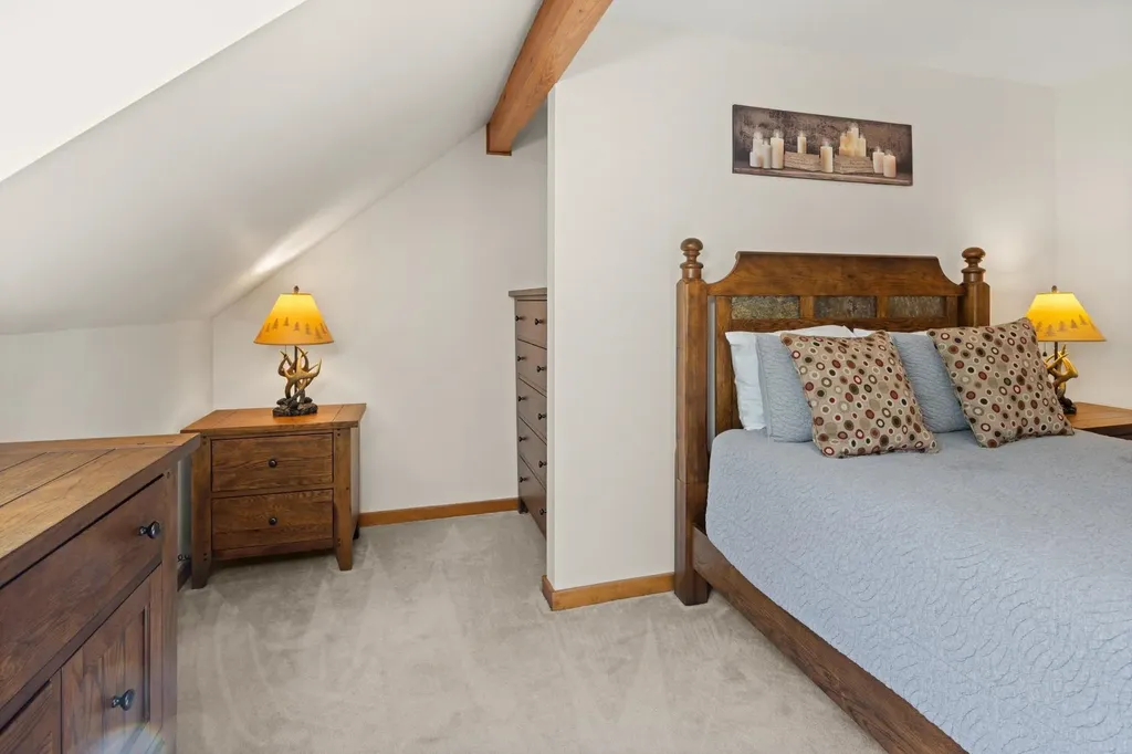 85 Duck Road Stowe VT 05672