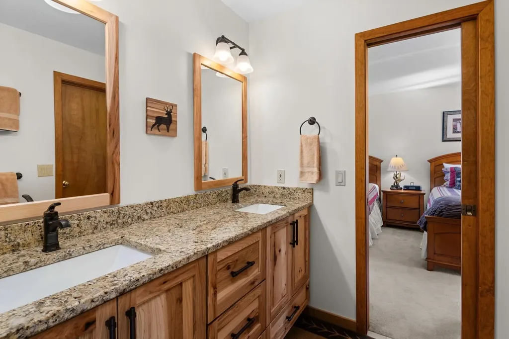 85 Duck Road Stowe VT 05672