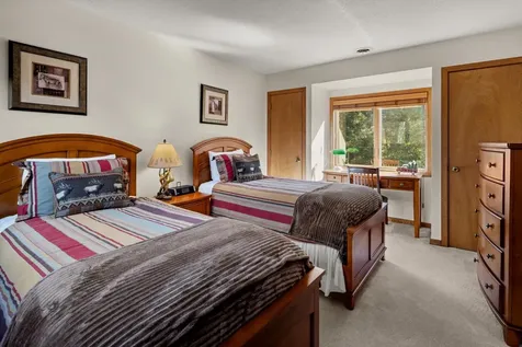 85 Duck Road Stowe VT 05672