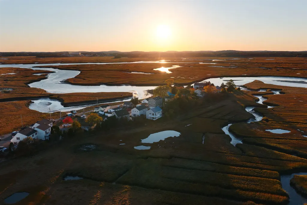 16 Bruce Street Hampton NH 03842