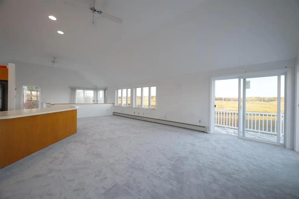 16 Bruce Street Hampton NH 03842