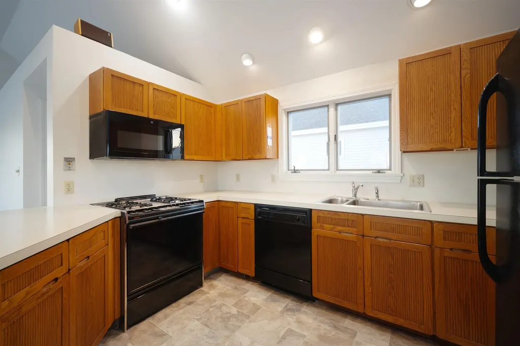 16 Bruce Street Hampton NH 03842