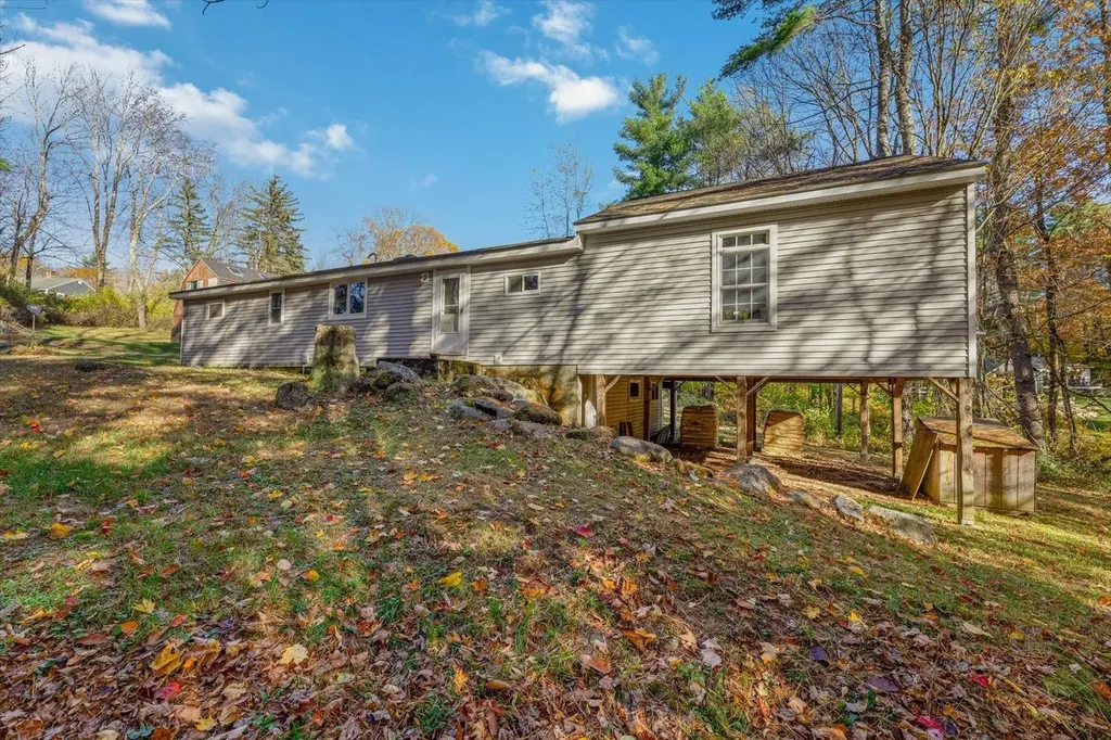 76 Middle Hancock Road Peterborough NH 03458