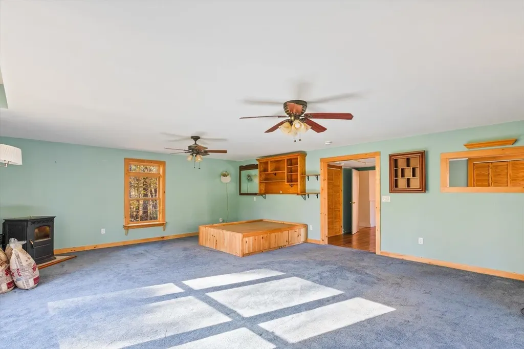 76 Middle Hancock Road Peterborough NH 03458