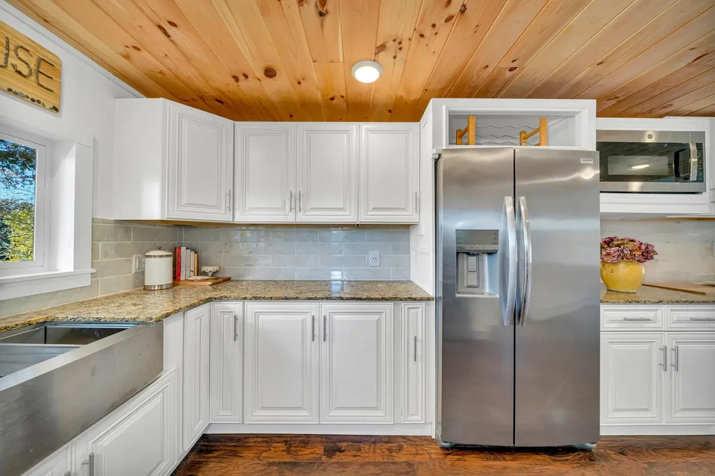 112 Riverdale Avenue Manchester NH 03103