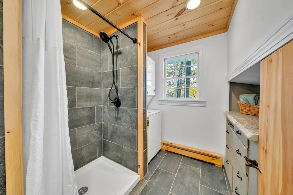 112 Riverdale Avenue Manchester NH 03103