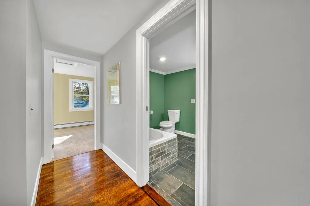 112 Riverdale Avenue Manchester NH 03103