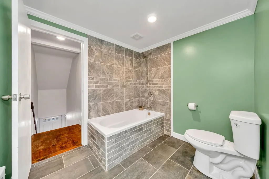 112 Riverdale Avenue Manchester NH 03103