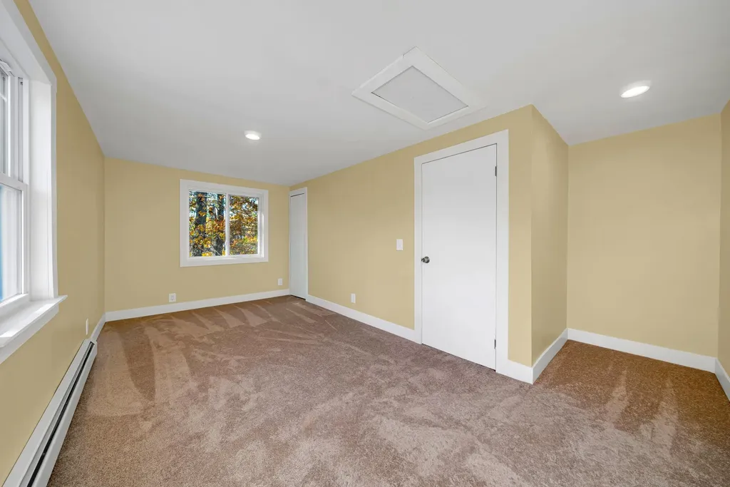 112 Riverdale Avenue Manchester NH 03103