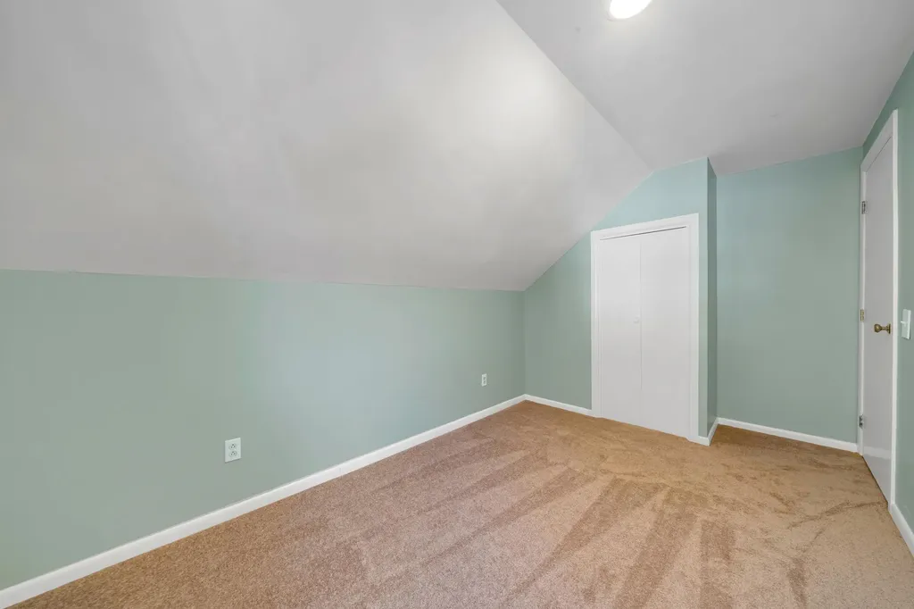 112 Riverdale Avenue Manchester NH 03103