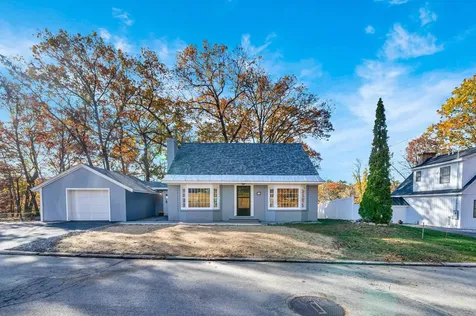 112 Riverdale Avenue Manchester NH 03103