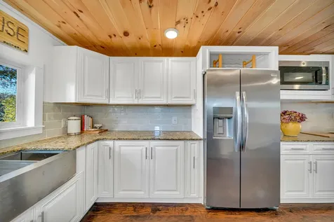 112 Riverdale Avenue Manchester NH 03103