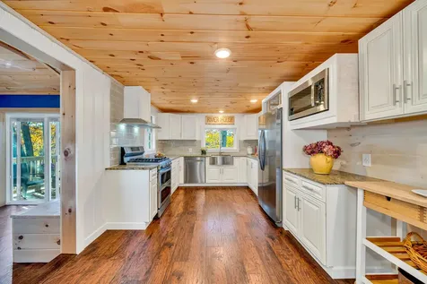 112 Riverdale Avenue Manchester NH 03103