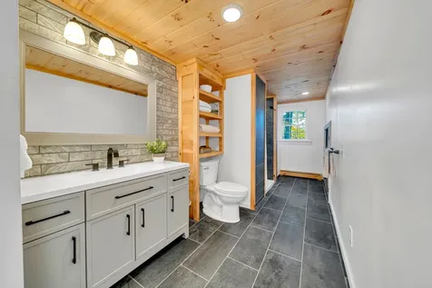 112 Riverdale Avenue Manchester NH 03103