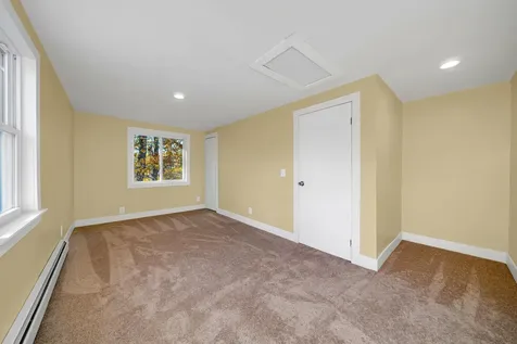 112 Riverdale Avenue Manchester NH 03103