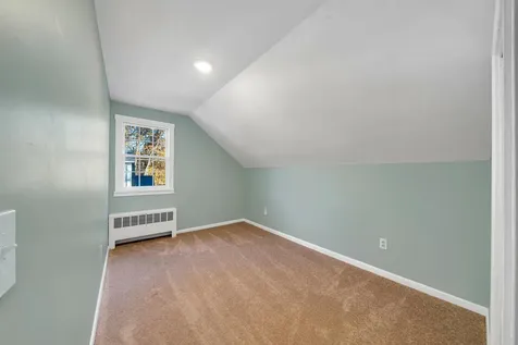 112 Riverdale Avenue Manchester NH 03103