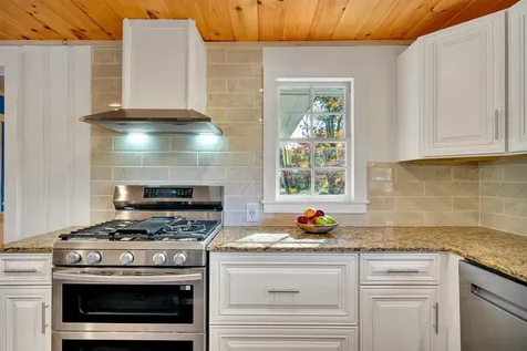 112 Riverdale Avenue Manchester NH 03103