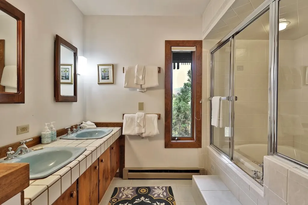 760 East Ash Road Plymouth VT 05056