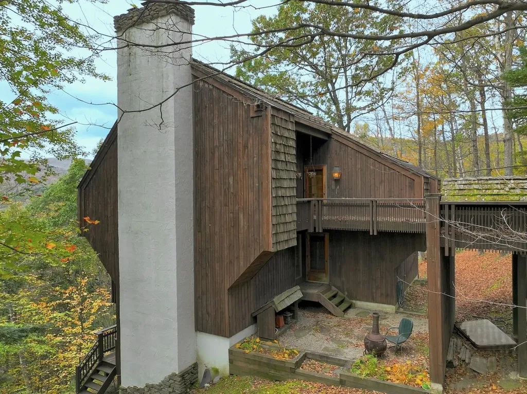 760 East Ash Road Plymouth VT 05056