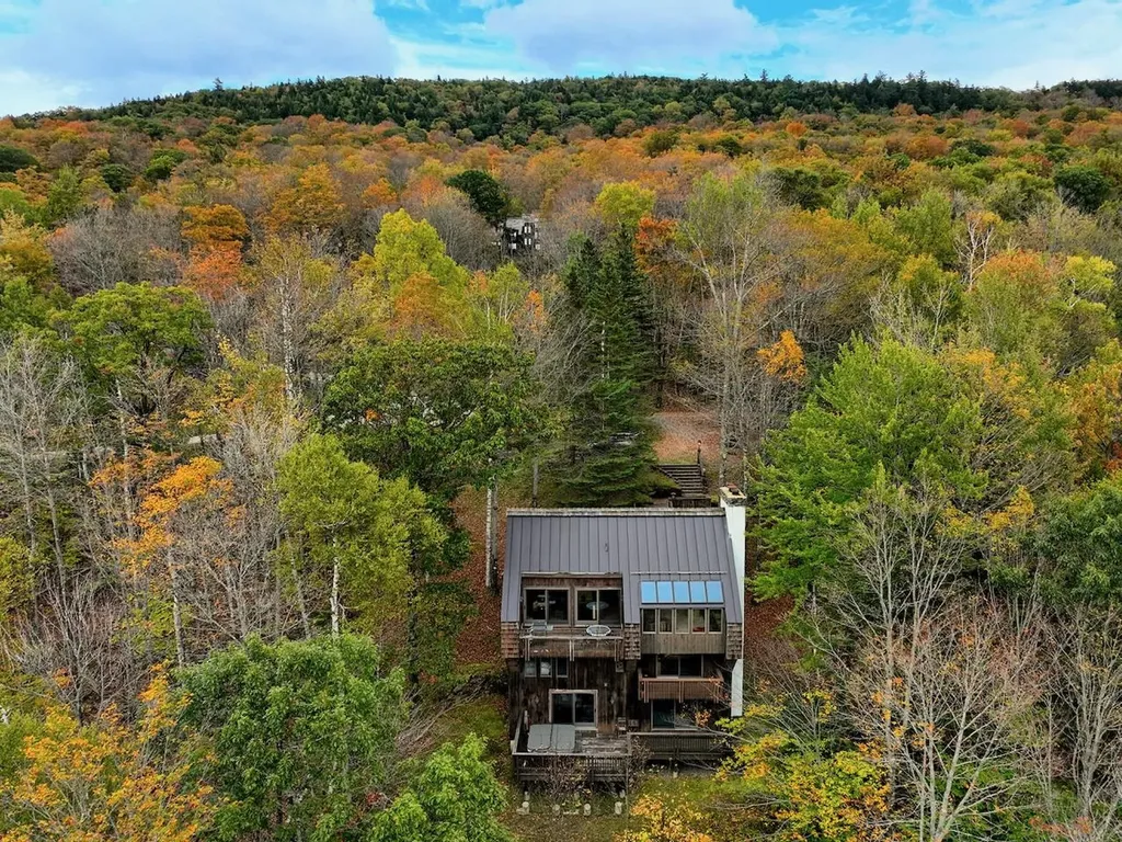 760 East Ash Road Plymouth VT 05056