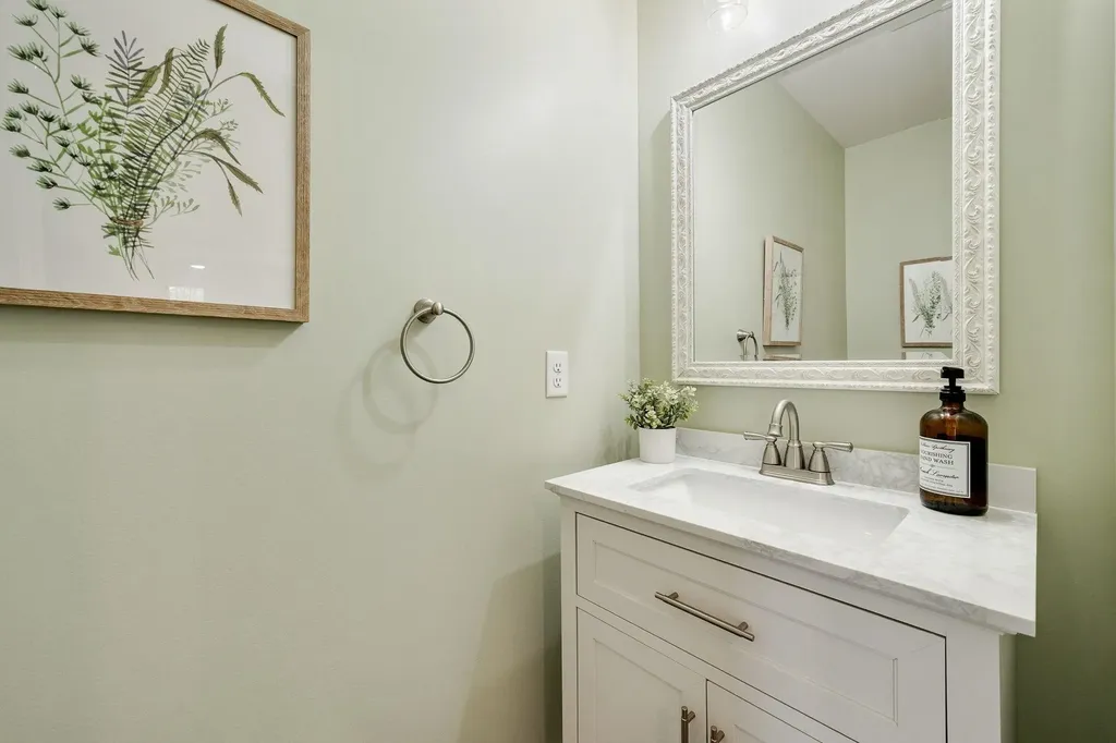 36 Pearl Street Grand Isle VT 05458