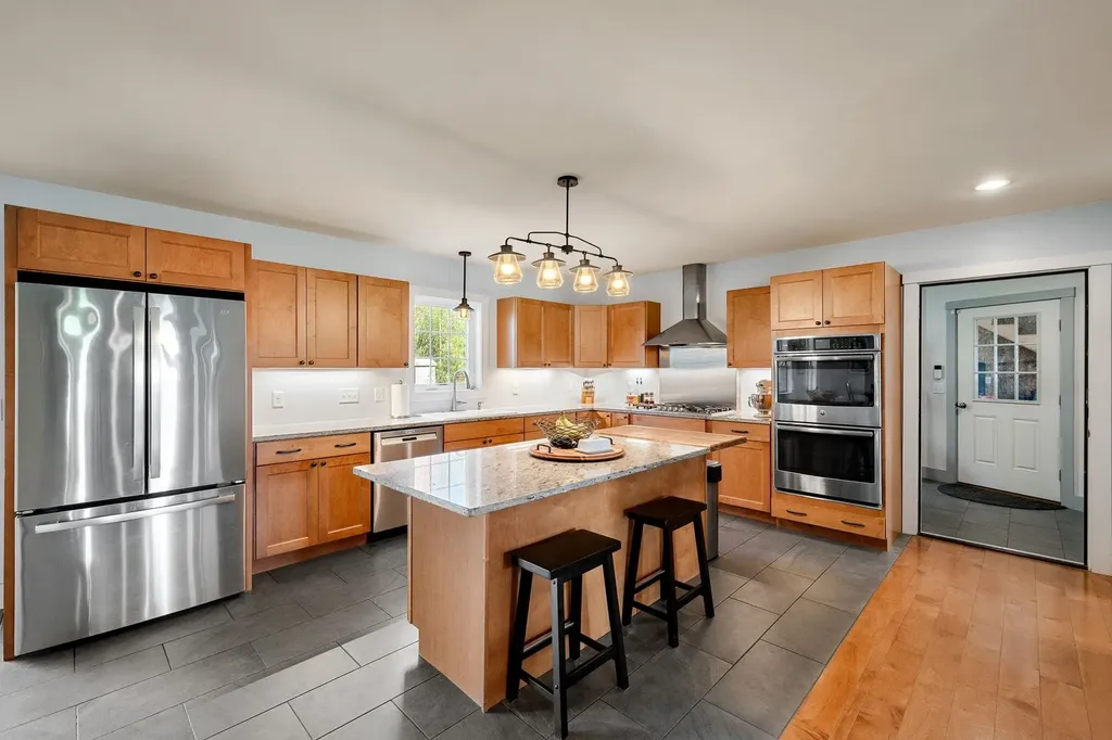 36 Pearl Street Grand Isle VT 05458