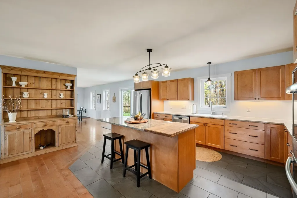 36 Pearl Street Grand Isle VT 05458