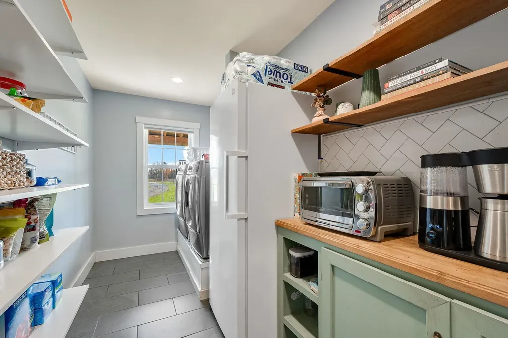 36 Pearl Street Grand Isle VT 05458