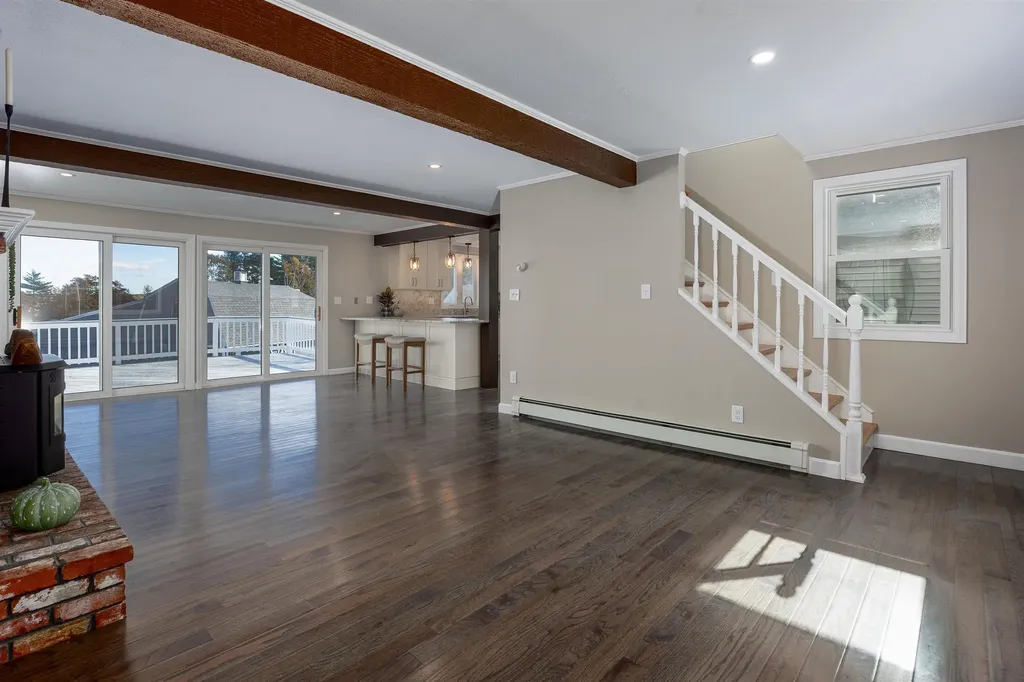 287 North Road Deerfield NH 03037