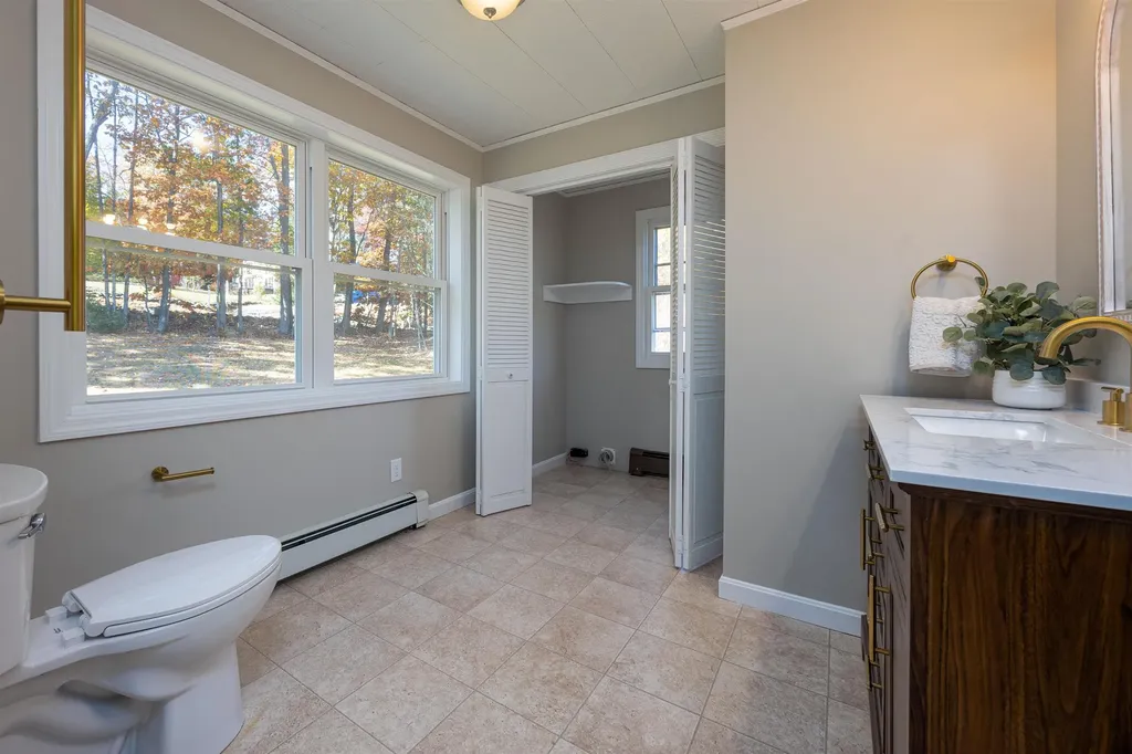 287 North Road Deerfield NH 03037