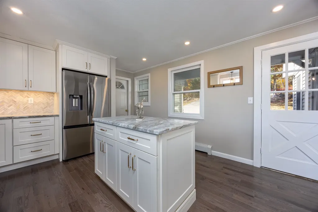 287 North Road Deerfield NH 03037