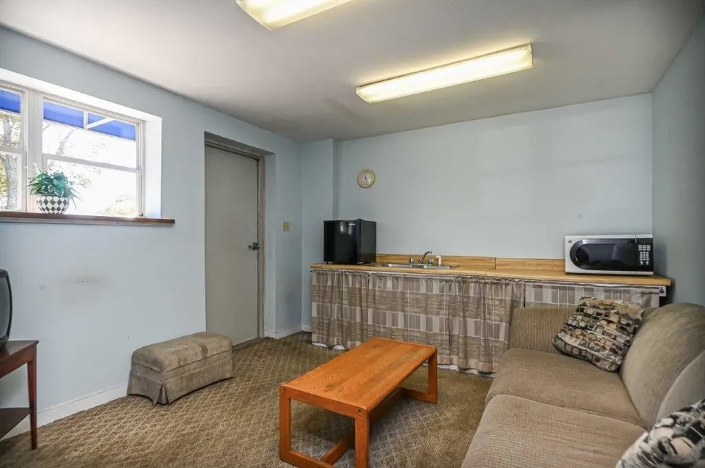 1100 Us Route 1 York ME 03909