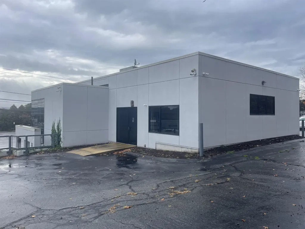 105 Daniel Webster Highway Nashua NH 03060