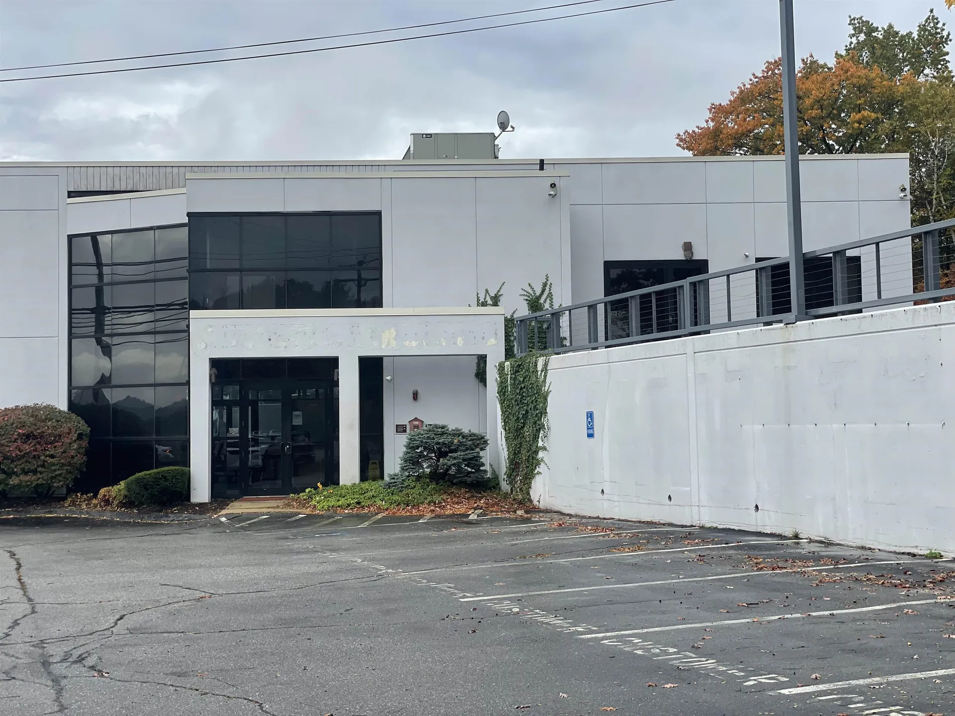 105 Daniel Webster Highway Nashua NH 03060