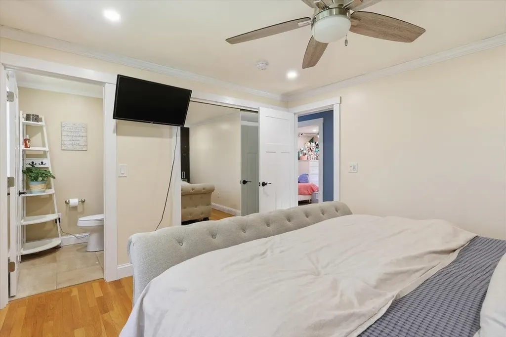 22 Cardinal Lane Litchfield NH 03052