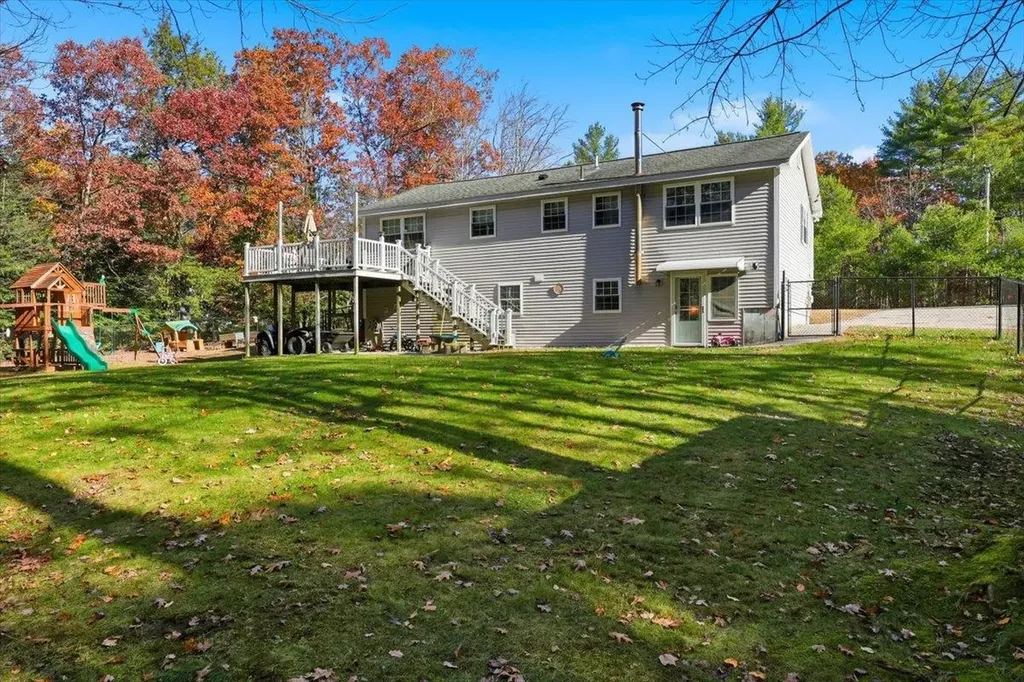 22 Cardinal Lane Litchfield NH 03052
