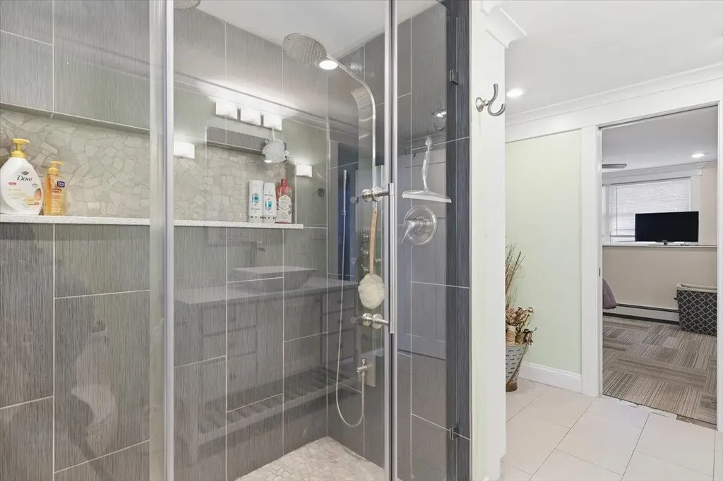 22 Cardinal Lane Litchfield NH 03052