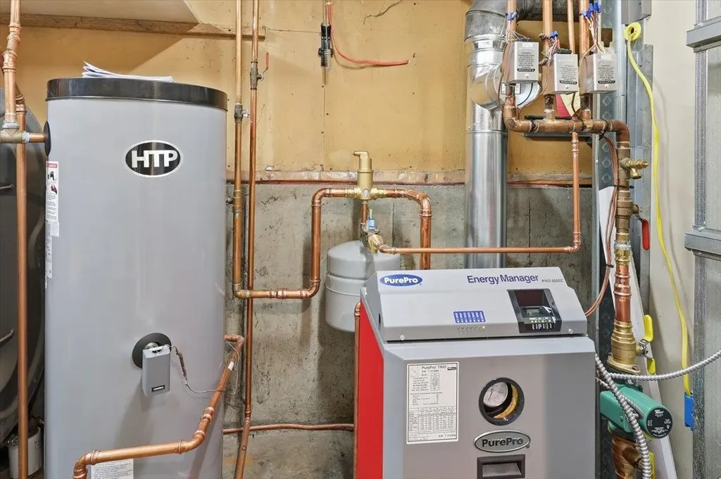 22 Cardinal Lane Litchfield NH 03052