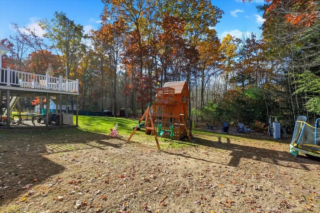 22 Cardinal Lane Litchfield NH 03052