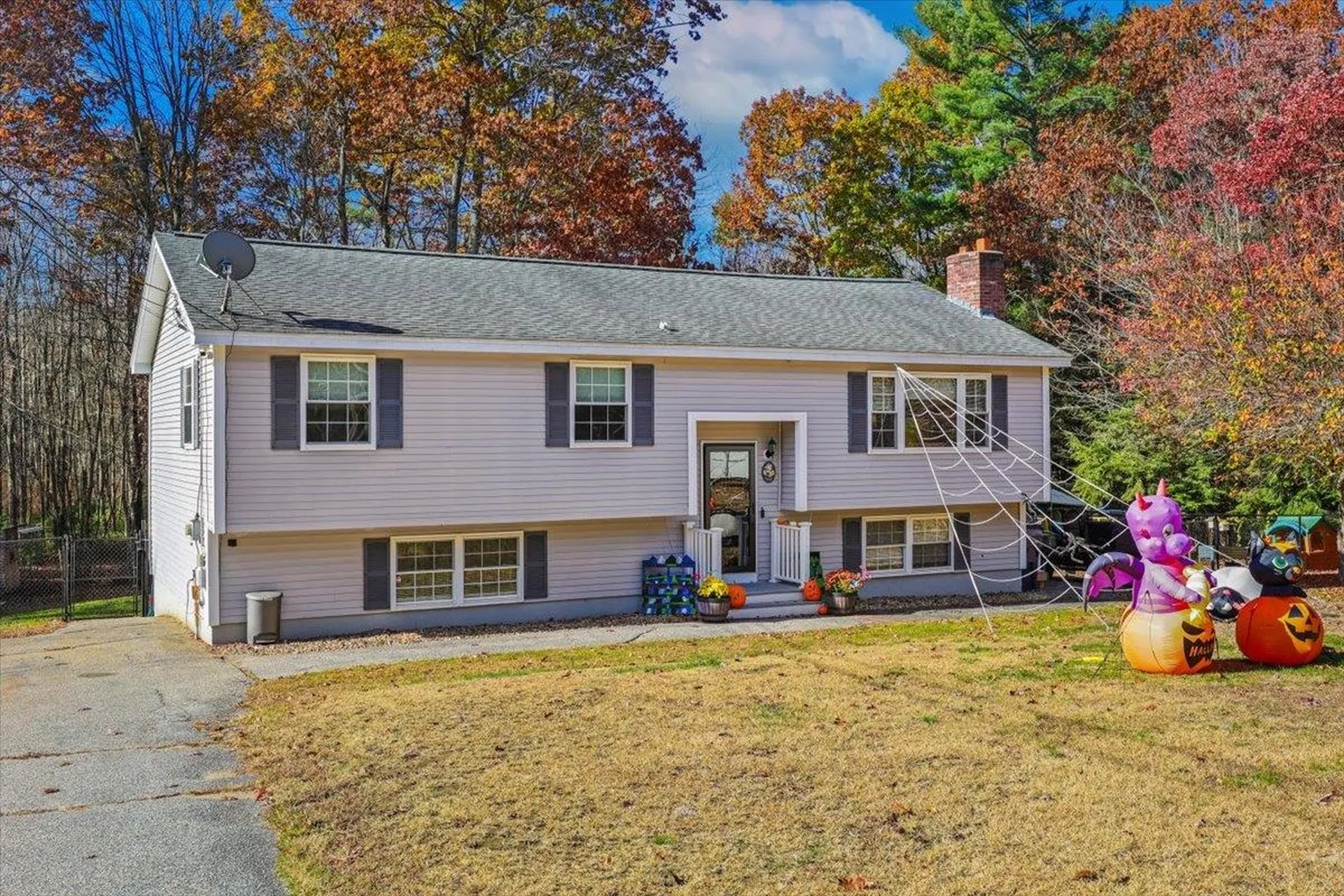 22 Cardinal Lane Litchfield NH 03052