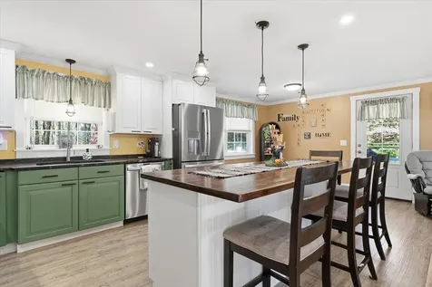 22 Cardinal Lane Litchfield NH 03052