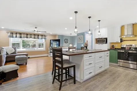 22 Cardinal Lane Litchfield NH 03052