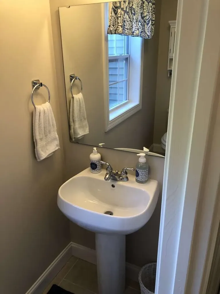 15 Bootland Farm Road Newton NH 03858