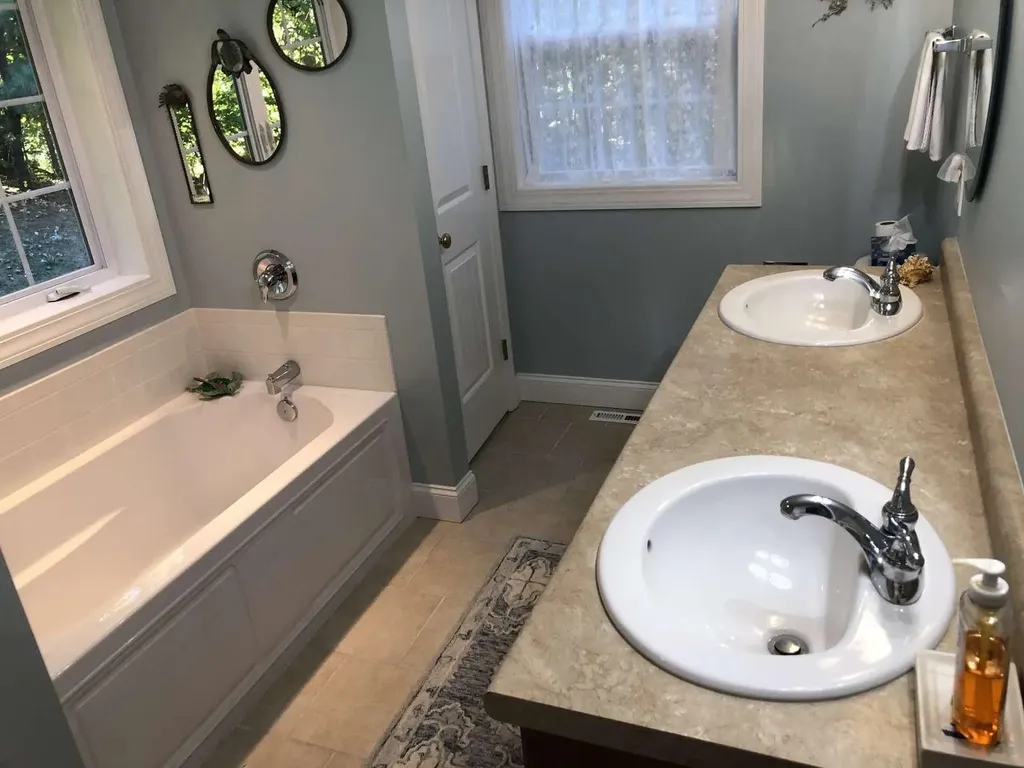 15 Bootland Farm Road Newton NH 03858