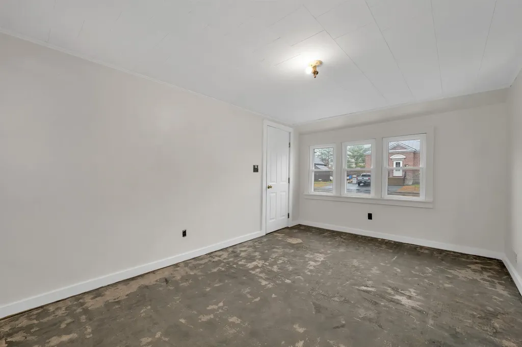 317 Nh Route 25 Warren NH 03279