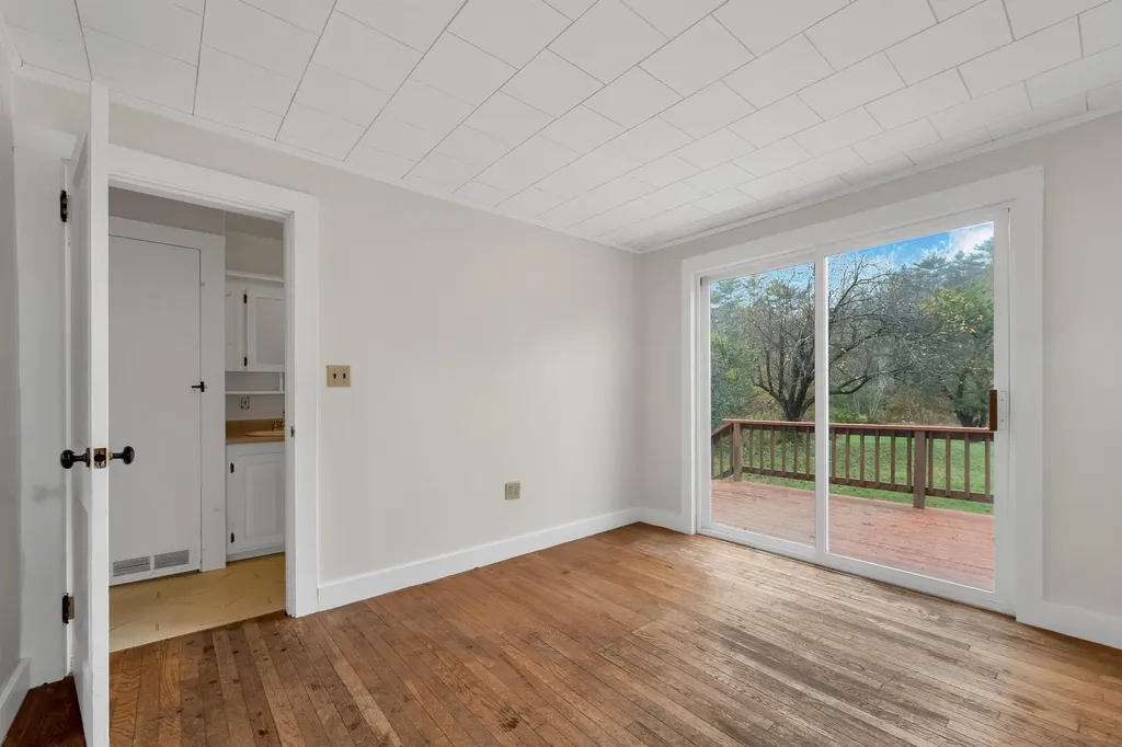 317 Nh Route 25 Warren NH 03279